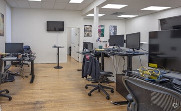 223 N Harbor Blvd, Fullerton, CA à louer Photo intérieure- Image 1 de 3