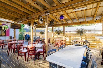 212 1/2 Fairhope Ave, Fairhope, AL à louer Photo intérieure- Image 2 de 8