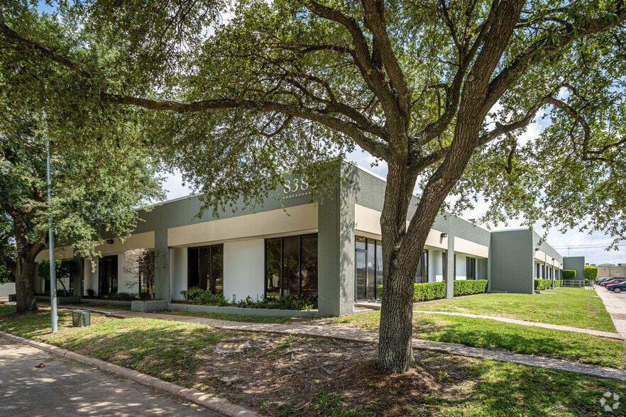 9000 Southwest Fwy, Houston, TX à louer - Photo du bâtiment - Image 2 de 11