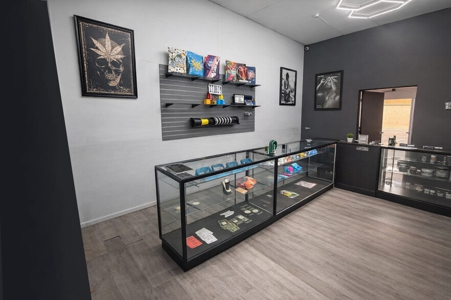 5001-5005 Lankershim Blvd, North Hollywood, CA for lease - Building Photo - Image 3 of 8