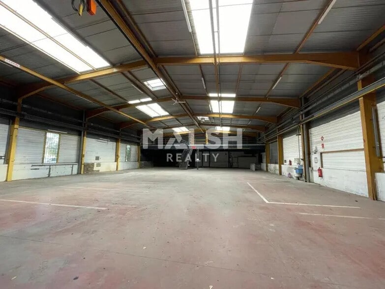 Flex in Vénissieux for lease - Interior Photo - Image 2 of 18