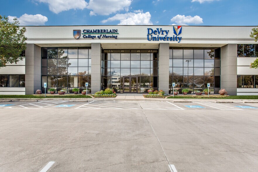 4800 Regent Blvd, Irving, TX à vendre - Photo du bâtiment - Image 2 de 9
