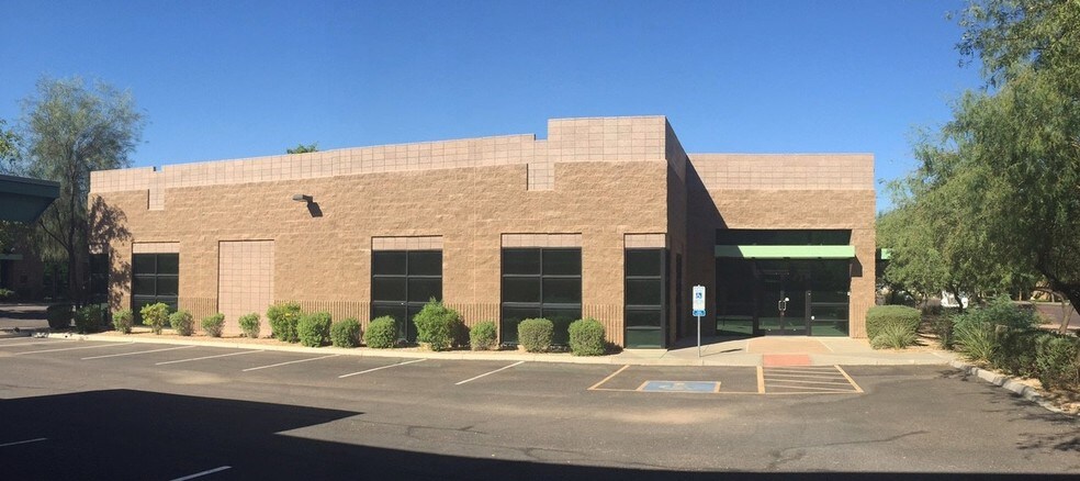 4505 E Broadway Rd, Phoenix, AZ à vendre - Photo du bâtiment - Image 2 de 48