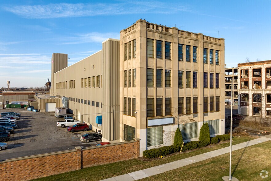 1600-1634 E Grand Blvd, Detroit, MI à vendre - Photo du bâtiment - Image 2 de 9