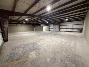 1229 Colorado Ln, Arlington, TX for lease Interior Photo- Image 2 of 5