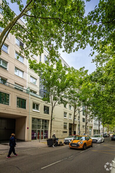 Immeuble residentiel dans Lyon à vendre - Photo du bâtiment - Image 2 de 2
