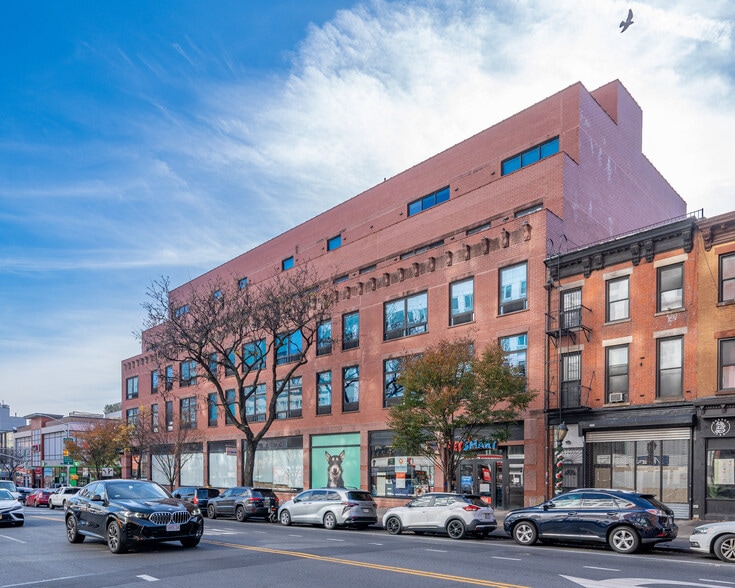 236-240 Atlantic Ave, Brooklyn, NY for lease - Primary Photo - Image 1 of 5