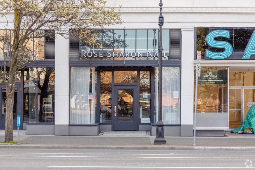 1601-1609 Douglas St, Victoria, BC à louer - Photo du bâtiment - Image 2 de 5