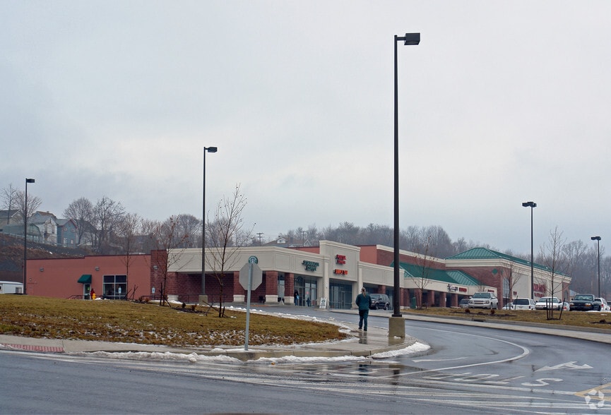 116-228 E Chestnut Ave, Altoona, PA for lease - Primary Photo - Image 1 of 9