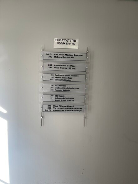 290 Chestnut St, Newark, NJ for sale - Interior Photo - Image 2 of 24