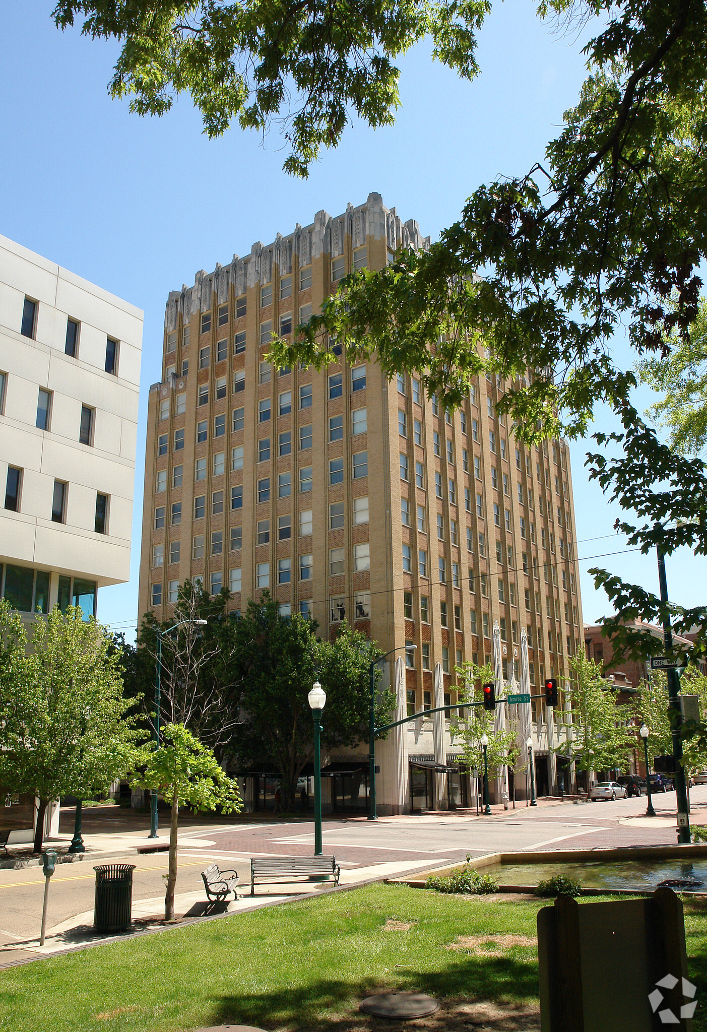 120 N Congress St, Jackson, MS for lease Building Photo- Image 1 of 16