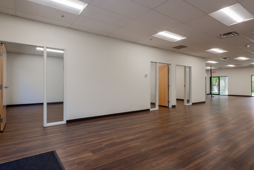 500 S Rancho Dr, Las Vegas, NV for lease - Building Photo - Image 2 of 8