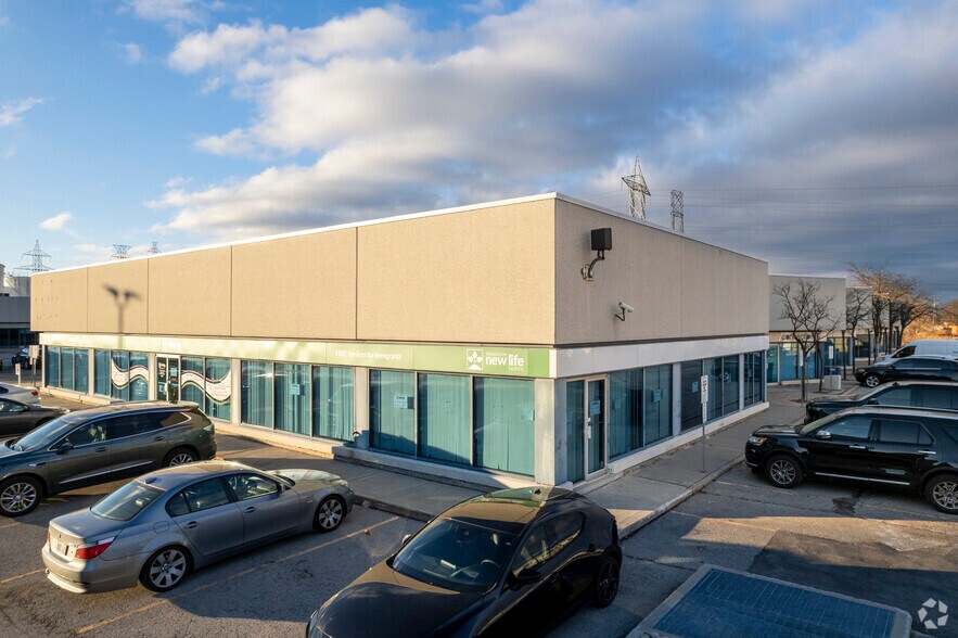 1122 Finch Av W, Toronto, ON à louer - Photo du bâtiment - Image 3 de 4