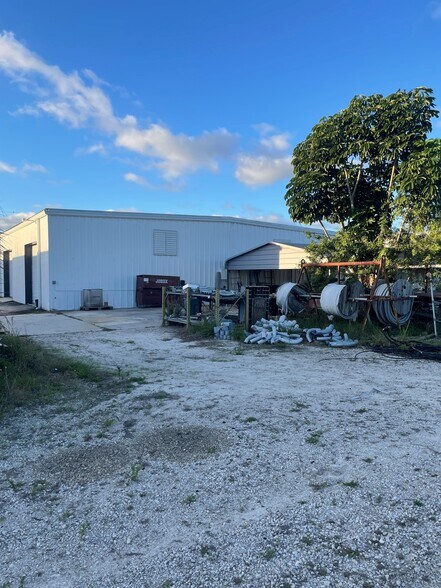 3973 Arnold Ave, Naples, FL à louer - Photo du bâtiment - Image 3 de 6