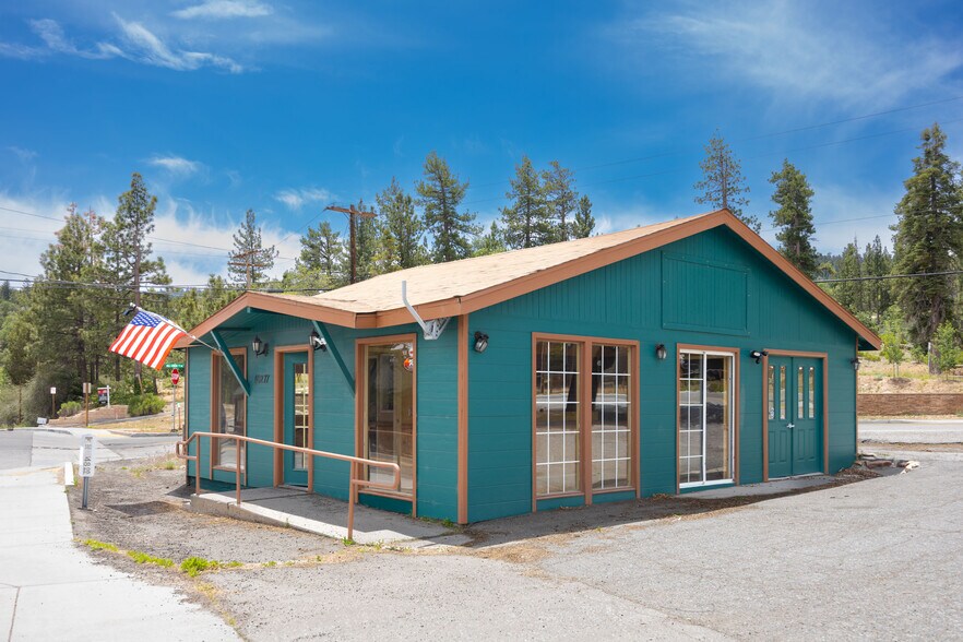 40277 Big Bear Blvd, Big Bear Lake, CA à louer - Photo du bâtiment - Image 3 de 11