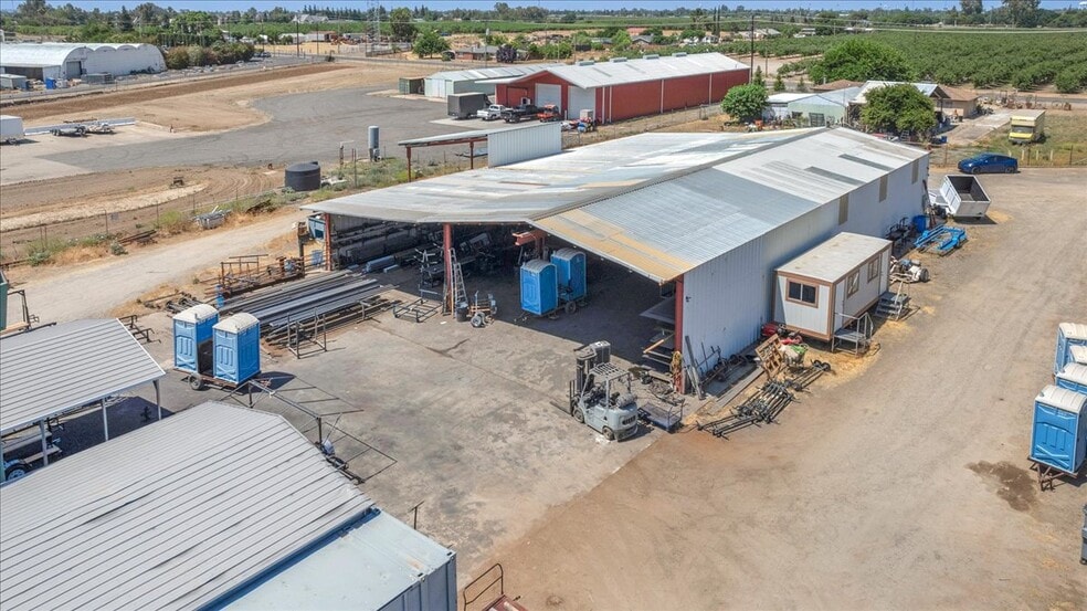 15447 Avenue 28 1/2 Ave, Madera, CA à vendre - Photo du bâtiment - Image 3 de 16