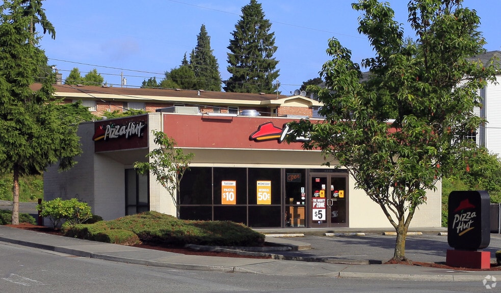 4830 Evergreen Way, Everett, WA à vendre - Photo du bâtiment - Image 2 de 4