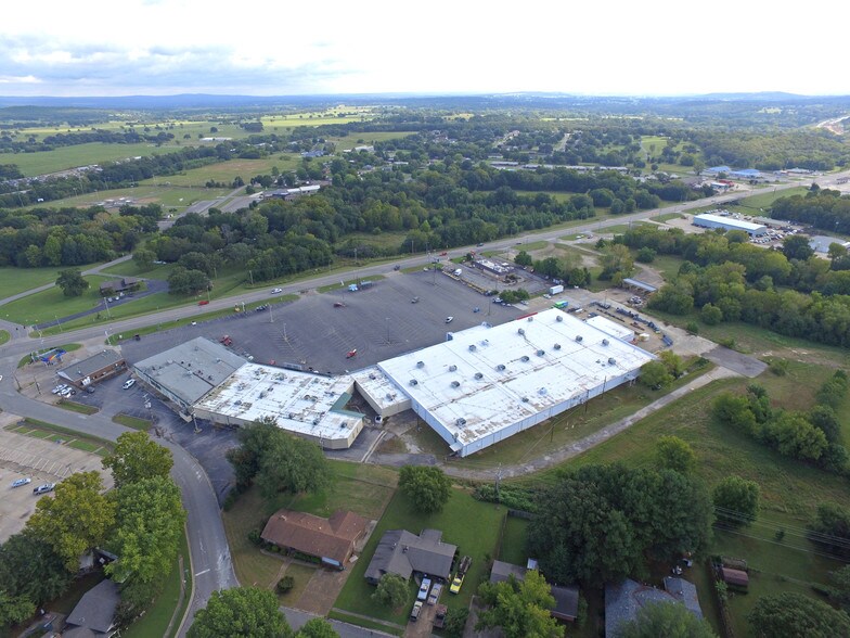 2000 Cherokee Ave, Sallisaw, OK à louer - Photo du bâtiment - Image 3 de 15