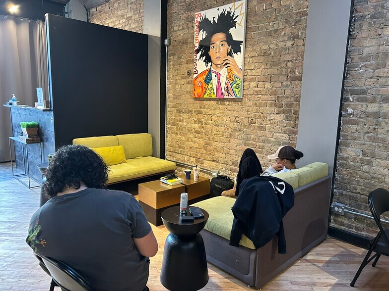 1415 N Ashland Ave, Chicago, IL for lease - Building Photo - Image 3 of 11