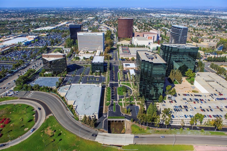 601 Anton Blvd, Costa Mesa, CA for lease - Aerial - Image 2 of 2