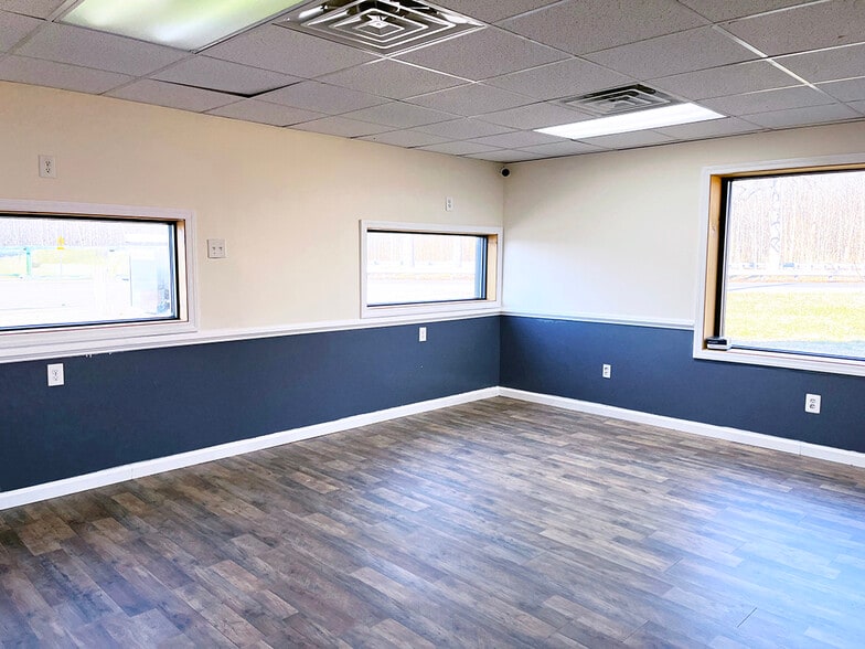 4702-4704 Dupont Pky, Townsend, DE for lease - Building Photo - Image 3 of 13