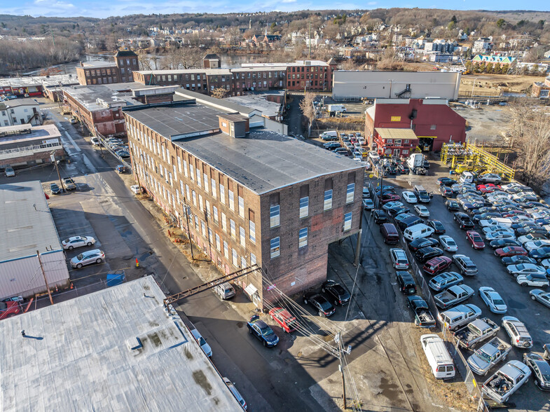 12 Jacques St, Worcester, MA à vendre - Photo du bâtiment - Image 1 de 14