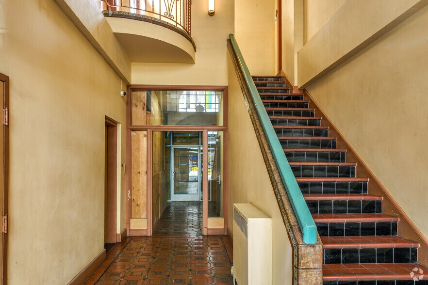 325-341 17th St, Oakland, CA à louer - Photo du bâtiment - Image 3 de 9