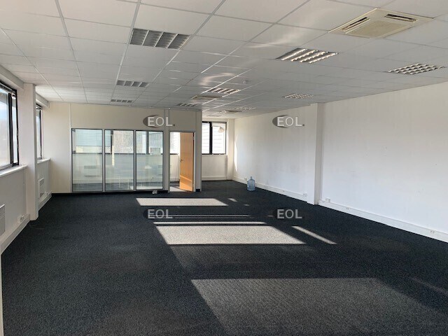 Flex dans Combs-la-Ville à louer - Photo du bâtiment - Image 1 de 21