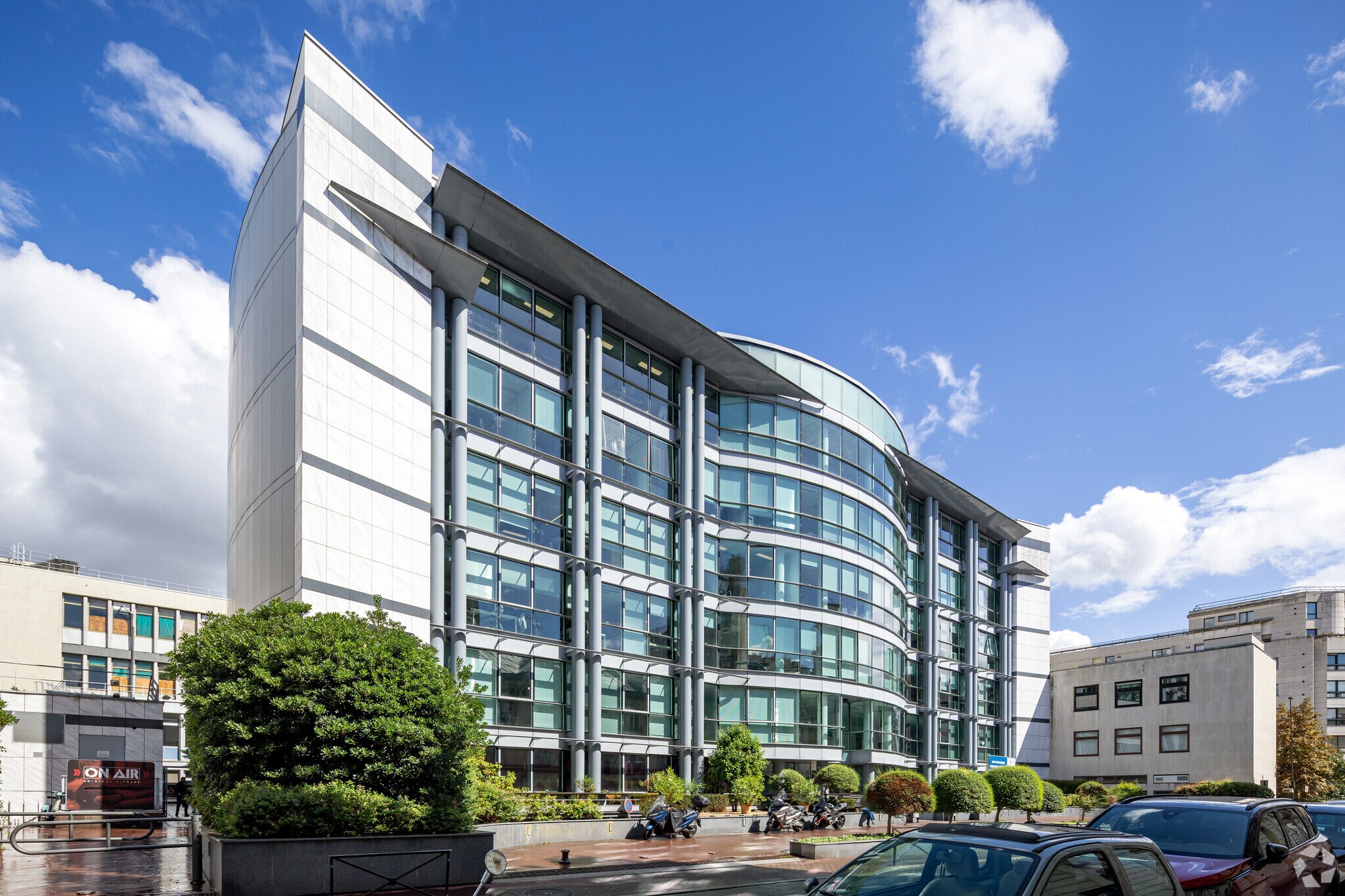 134/142 Rue Danton, Levallois-Perret for lease Primary Photo- Image 1 of 4