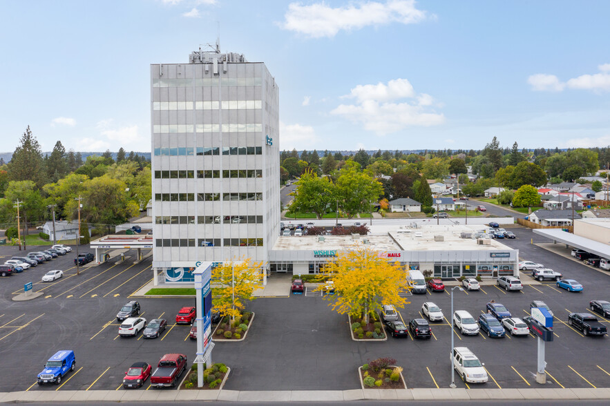 4401 N Division St, Spokane, WA for lease - Building Photo - Image 2 of 4