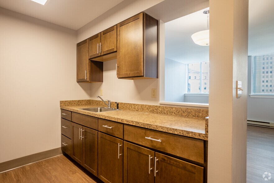 195 Genesee St, Utica, NY à louer - Photo intérieure - Image 3 de 24