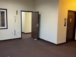 40 SE Dodd St, Marietta, GA for lease Interior Photo- Image 1 of 7