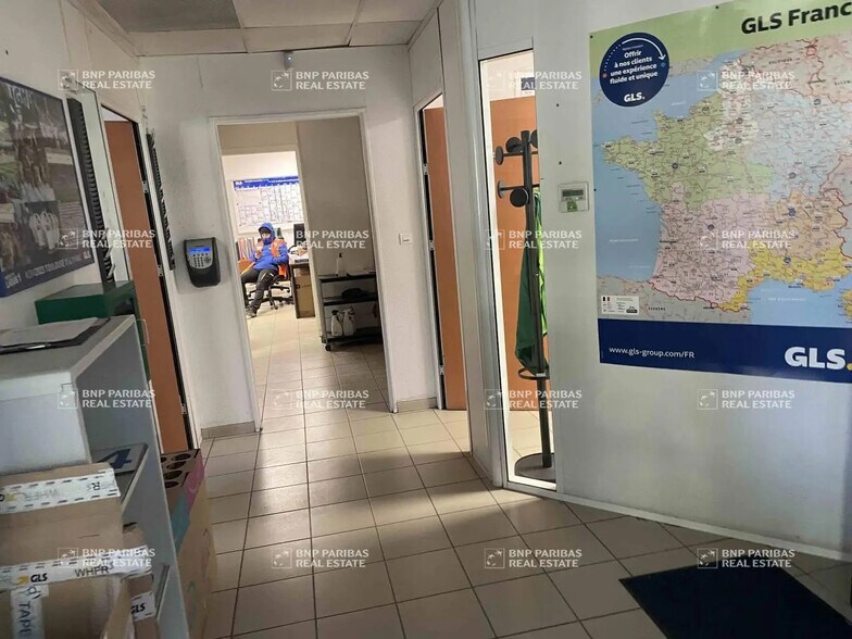 Flex in Vitrolles for lease - Building Photo - Image 3 of 20