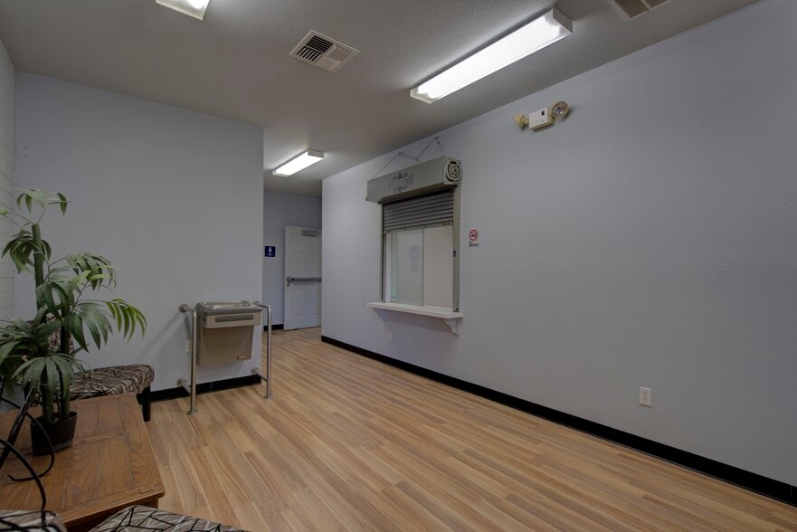 295 Main St, Weed, CA for sale - Building Photo - Image 3 of 39