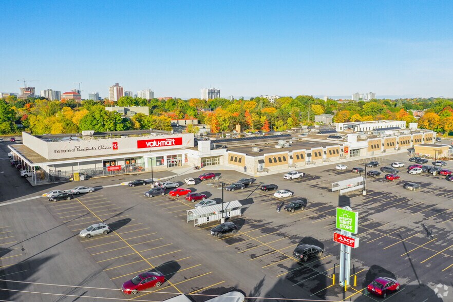 385 Frederick St, Kitchener, ON à louer - Photo du bâtiment - Image 3 de 8