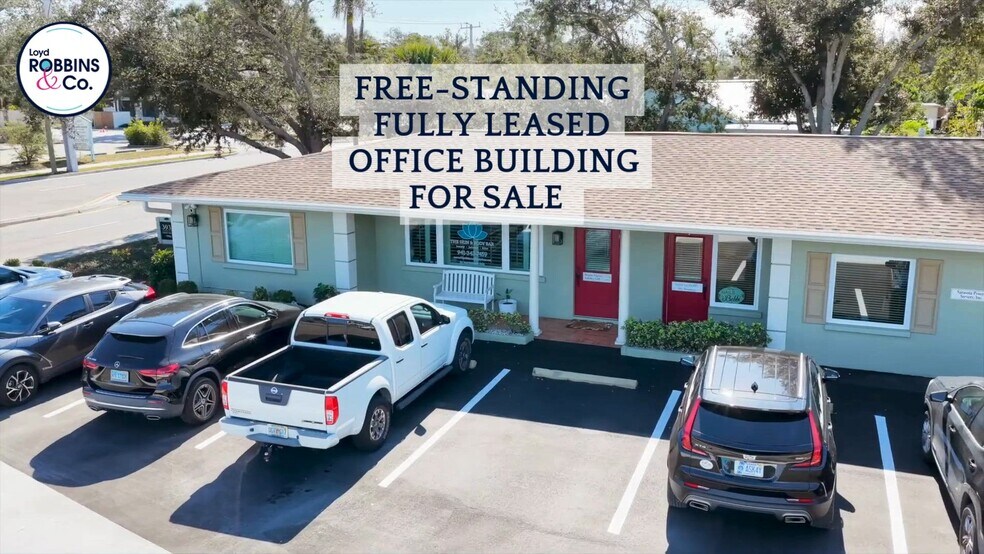 3932 Swift Rd, Sarasota, FL à vendre - Vidéo sur l’inscription commerciale - Image 2 de 20