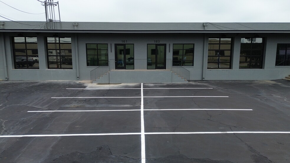 155-165 Cole St, Dallas, TX for lease - Building Photo - Image 1 of 12