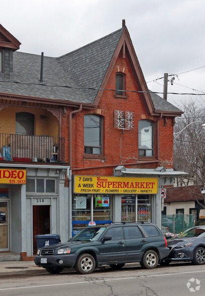 220 Gerrard St E, Toronto, ON for lease - Building Photo - Image 3 of 3