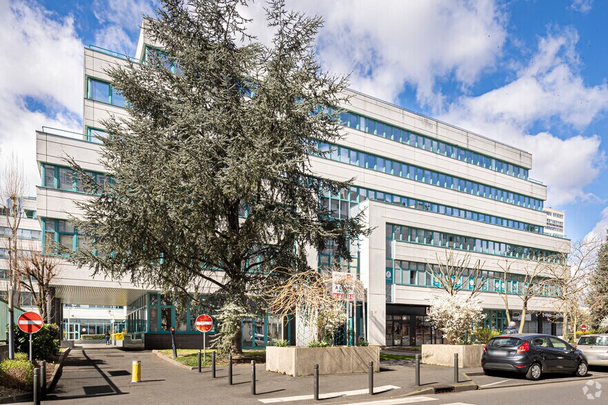 Office in Massy for lease - Building Photo - Image 3 of 3