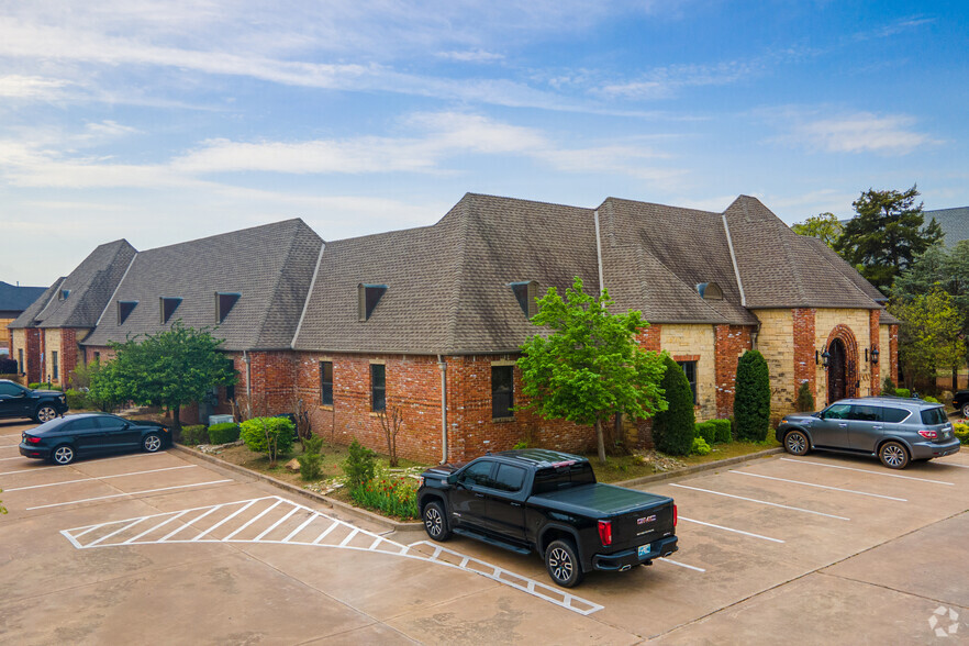 1218 E 9th St, Edmond, OK à louer - Photo principale - Image 1 de 13