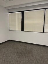 1232 E Broadway Rd, Tempe, AZ à louer Photo intérieure- Image 2 de 6