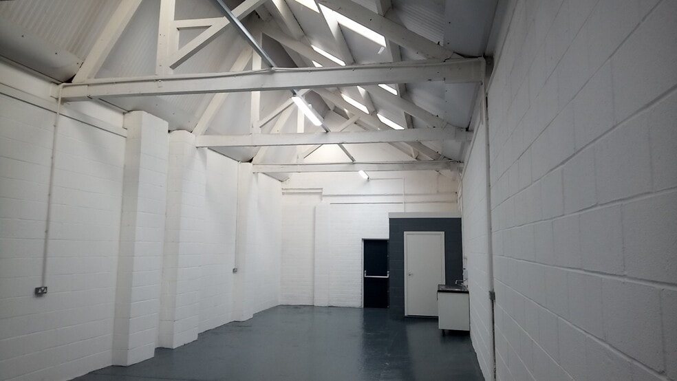 Clonmel Road Business Stirchley Birmingham Road, Birmingham à louer - Photo du bâtiment - Image 3 de 12