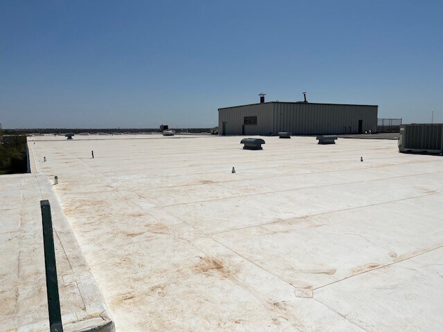 10500 W Reno Ave, Oklahoma City, OK à louer - Photo du bâtiment - Image 3 de 18