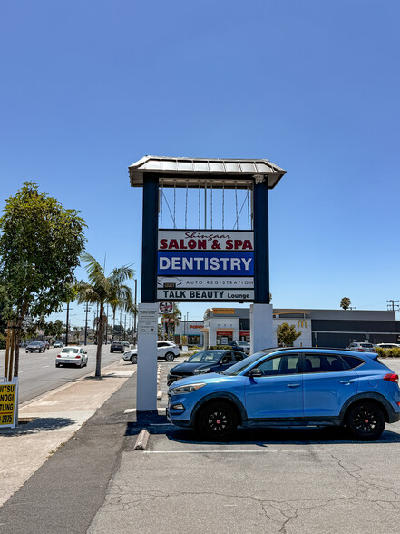 626-650 Tustin St, Orange, CA for lease - Building Photo - Image 2 of 2