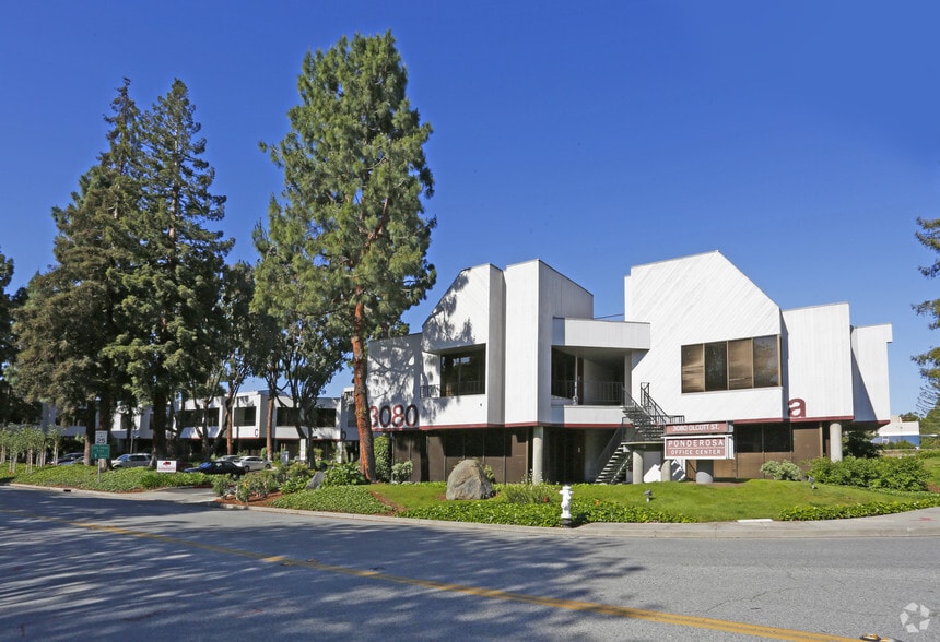 3080 Olcott St, Santa Clara, CA à louer - Photo principale - Image 1 de 11