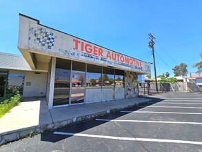 301-331 N Harbor Blvd, La Habra, CA for lease Building Photo- Image 2 of 14