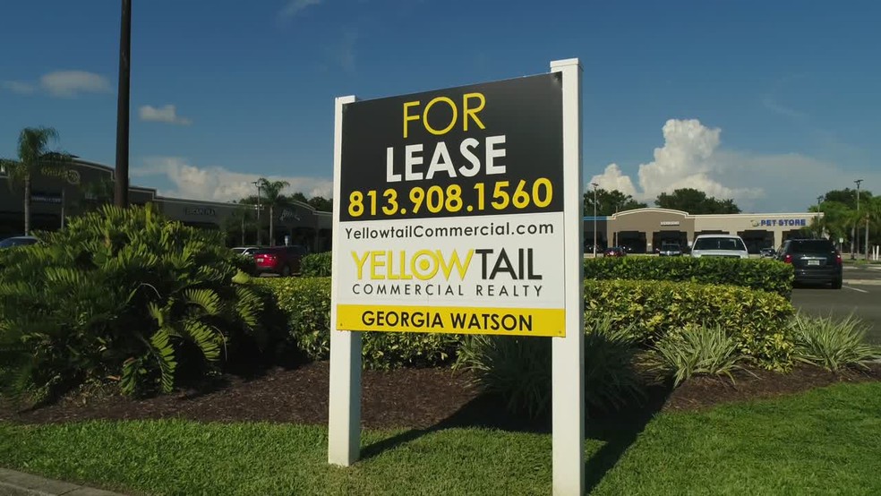 2480 E Bay Dr, Largo, FL à louer - Vidéo sur l’inscription commerciale - Image 2 de 12