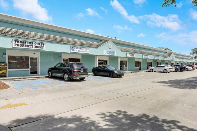 Plus de détails pour 2381-2415 SE Dixie Hwy, Stuart, FL - Flex à vendre