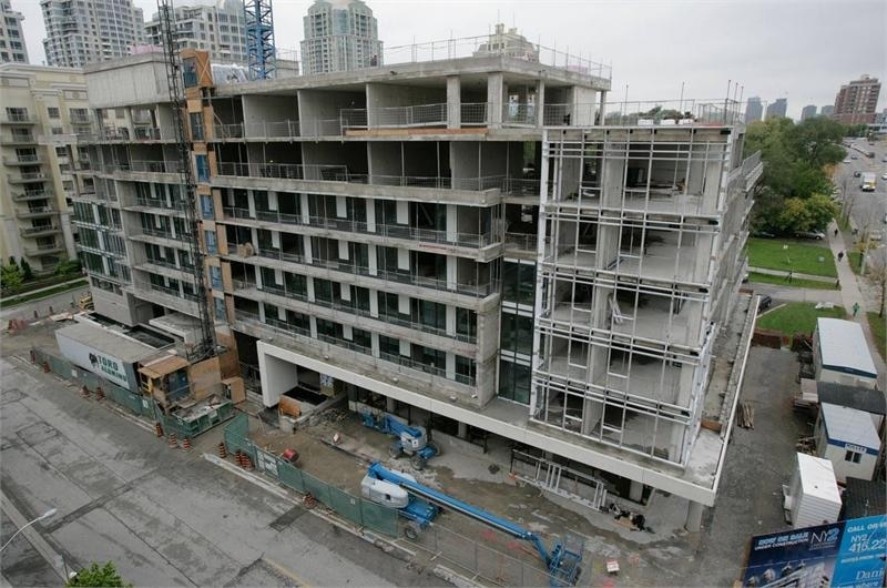 18-26 Rean Dr, Toronto, ON à louer - Photo du bâtiment - Image 3 de 7