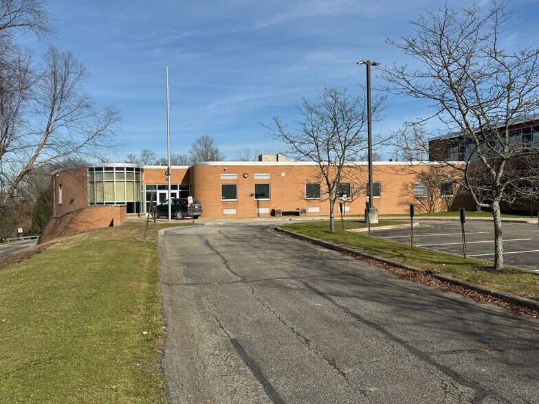 22154 PA-18, Conneautville, PA à vendre - Photo du bâtiment - Image 3 de 28